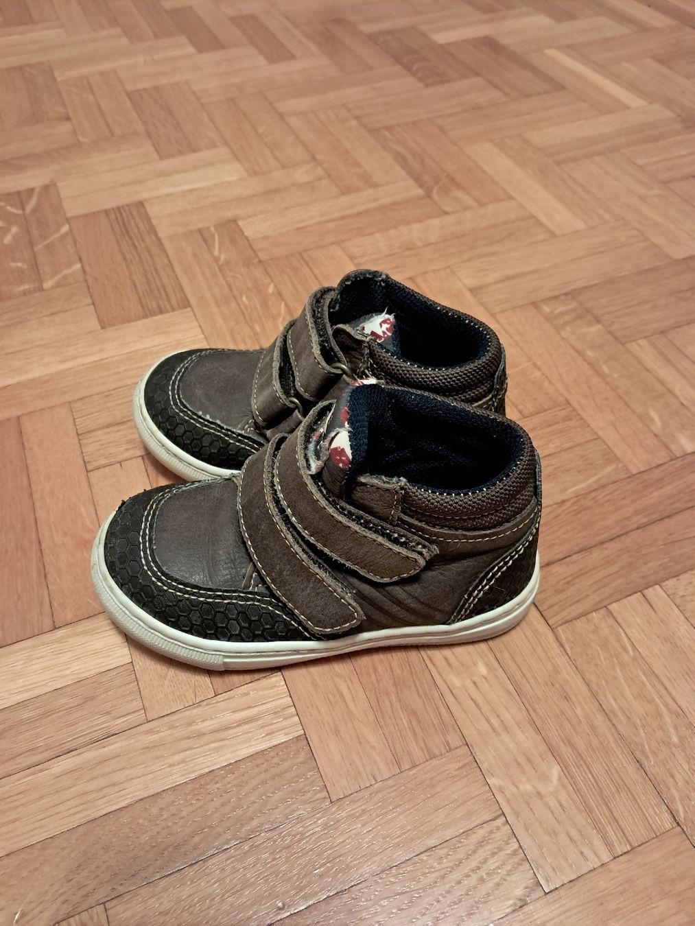 Scarpe per ragazzi: Chaussures garçon + chaussettes taille 23 – Usato da Ferpicloz venduto da Clicli014 1