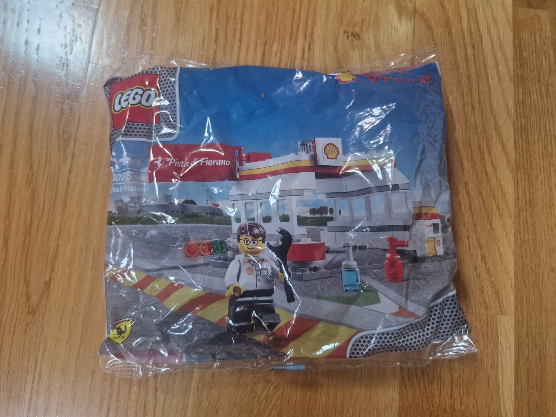 Lego Baukästen: Lego ferrari shell station 40195 neuf – Gebraucht aus Bernex von Mardone