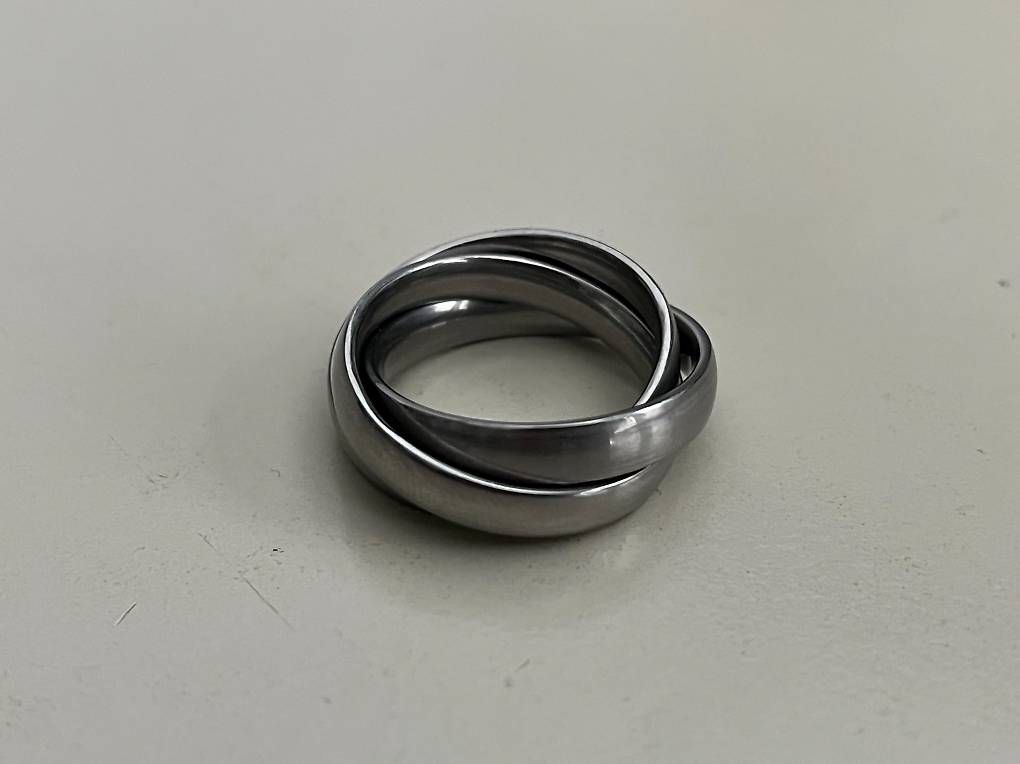 Anelli: Fingerring Trinity-Ring 3er Ring in Edelstahl Rostfrei – Usato da Hilterfingen venduto da Agusta82