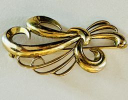 Goldige Vintage Brosche, filigranes Design!