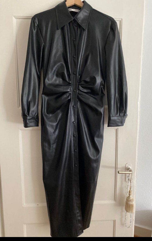 Zara Vestiti: Kunstleder Kleid Zara – Usato da Bern venduto da Gogo_1930