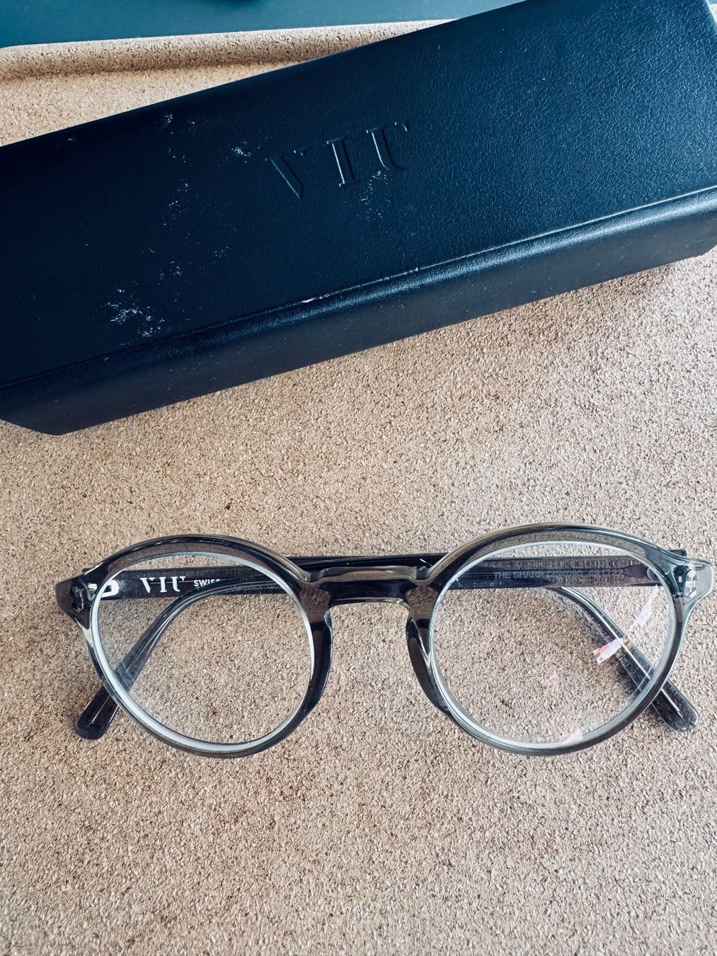 Viu Occhiali & Lenti: VIU Brille - The Sharp Grau Transparent - Korrekturbrille – Nuovo (secondo la descrizione) da Ennetbaden venduto da DanielCPH