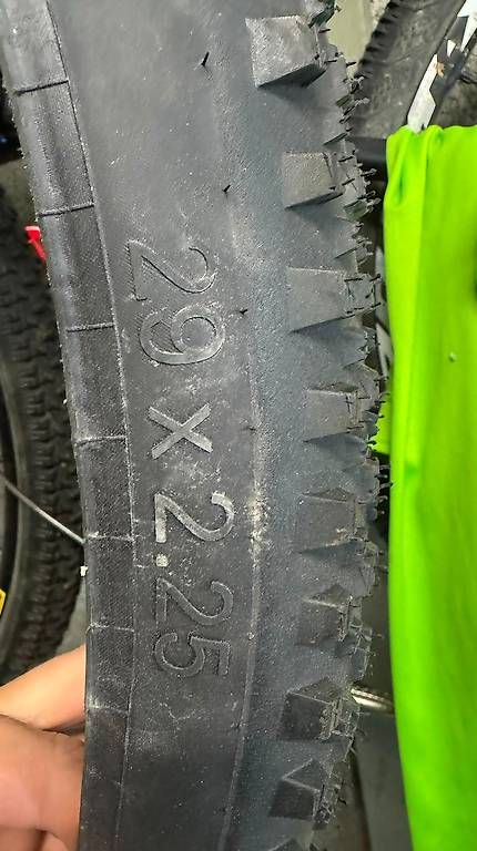 Mavic Pneumatici & Ruote complete: Pneu de VTT Mavic Crossmax Quest 29" x 2,25 – Nuovo (secondo la descrizione) da Verbier venduto da Plav_ 4