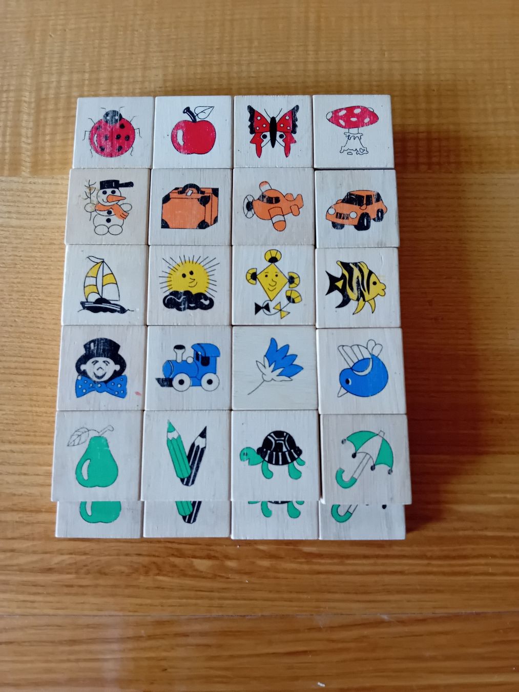 Giochi: Holzmemory für Kinder – Usato da St. Ursen venduto da Su_Vo-Bi