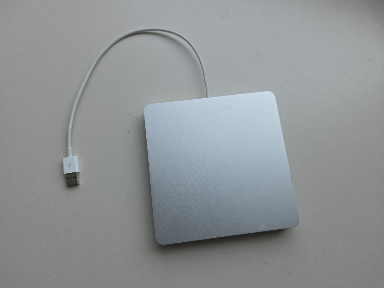 Apple Lettore multimediale & Streamer: Apple USB SuperDrive – Usato da Biberist venduto da Volo28
