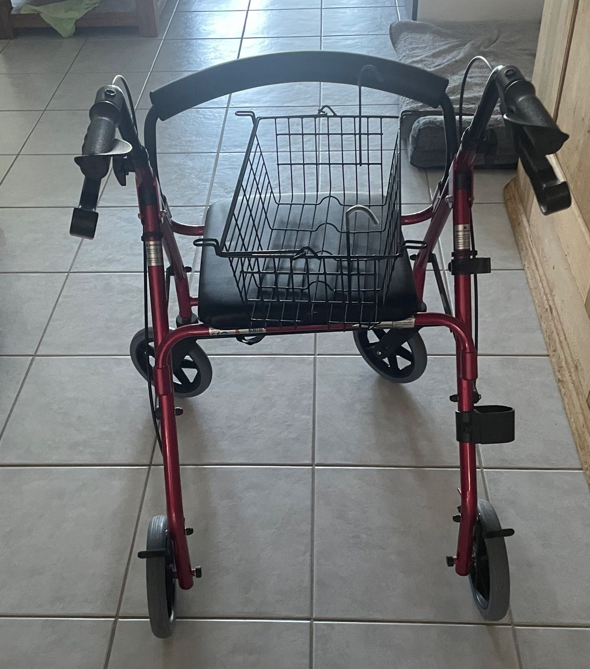 Ausili per la deambulazione: Rollator, klappbar ab 1 Franken – Usato da Stäfa venduto da nic_jq5z 7