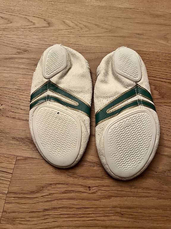Scarpe da uomo: Iwa Kunstturnschuhe Gr. 31 – Usato da Oberwil b. Zug venduto da mic_9ct5 1