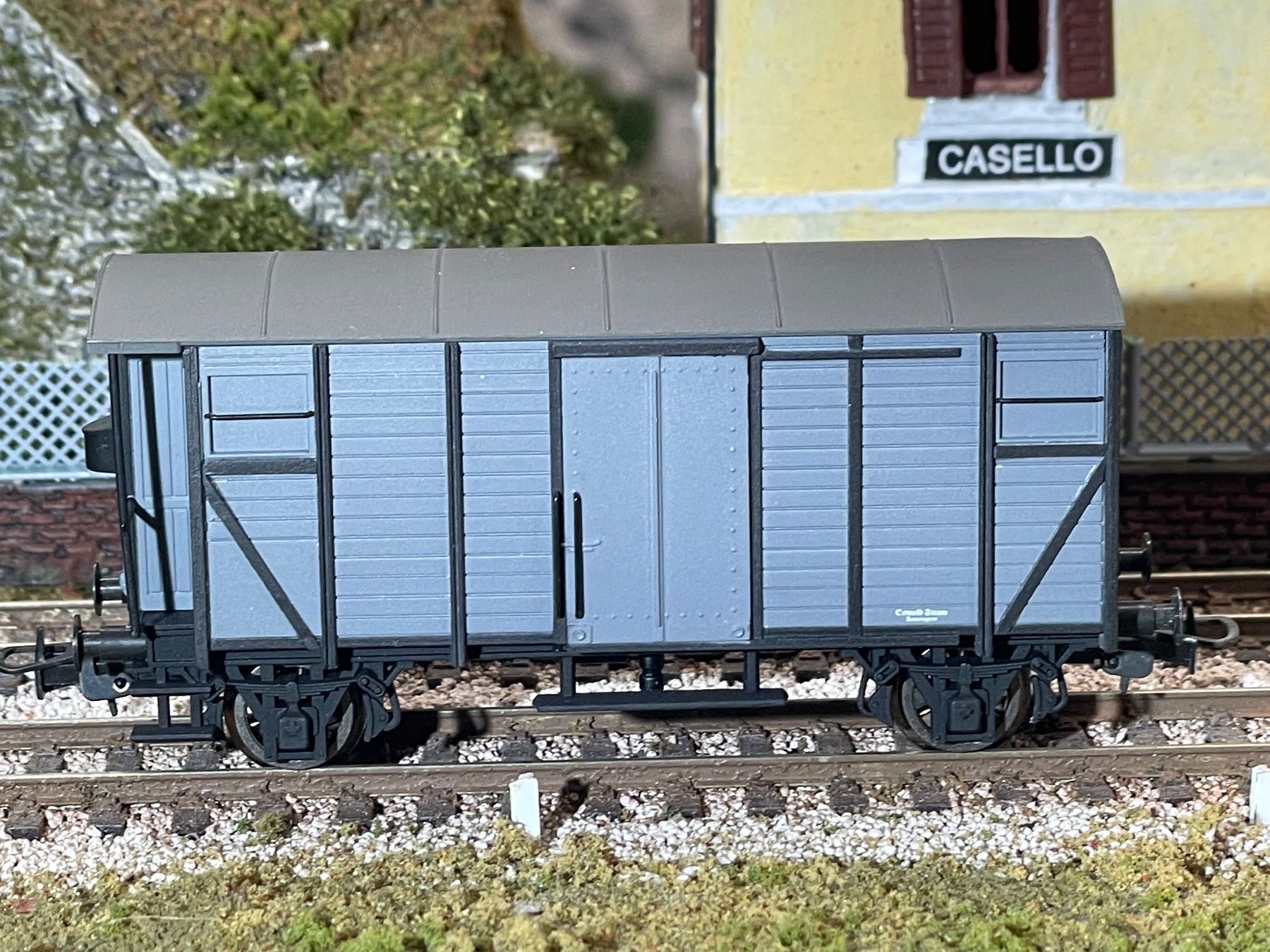Born Modellini di ferrovie: Born, K2 zum Gotthardbahn- Zug – Nuovo (secondo la descrizione) da Krummenau venduto da ferrotech 2