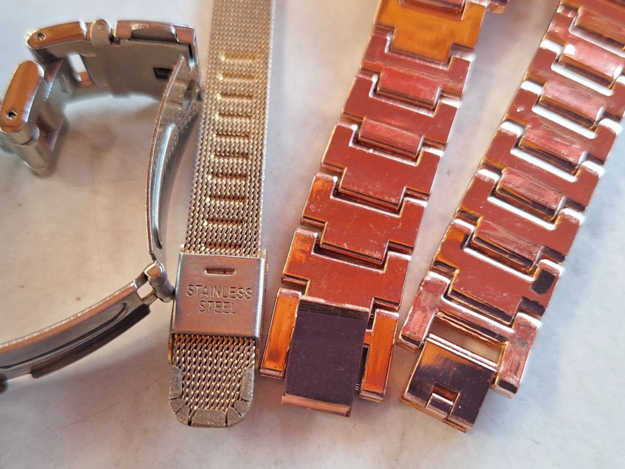 Orologi: 4 STK MODEUHREN ARMBANDUHR - DAMEN – Usato da Huttwil venduto da Kunterbuntli 7