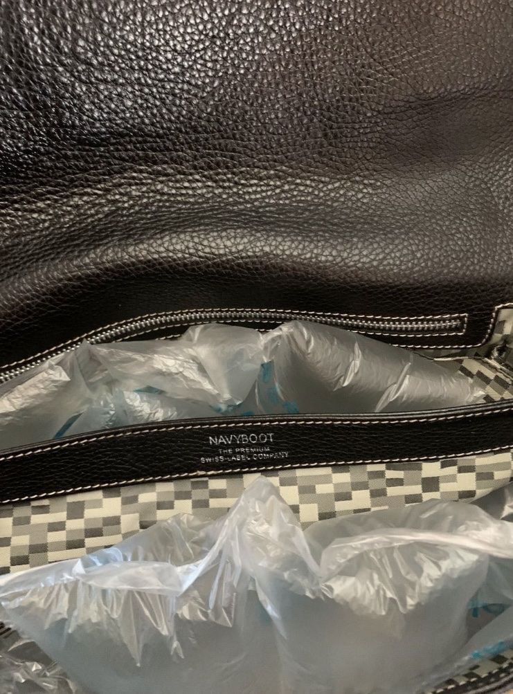 Navyboot Borse da donna: NAVYBOOT Tasche aus schwarzem Leder – Usato da Binningen venduto da Dodo21 1