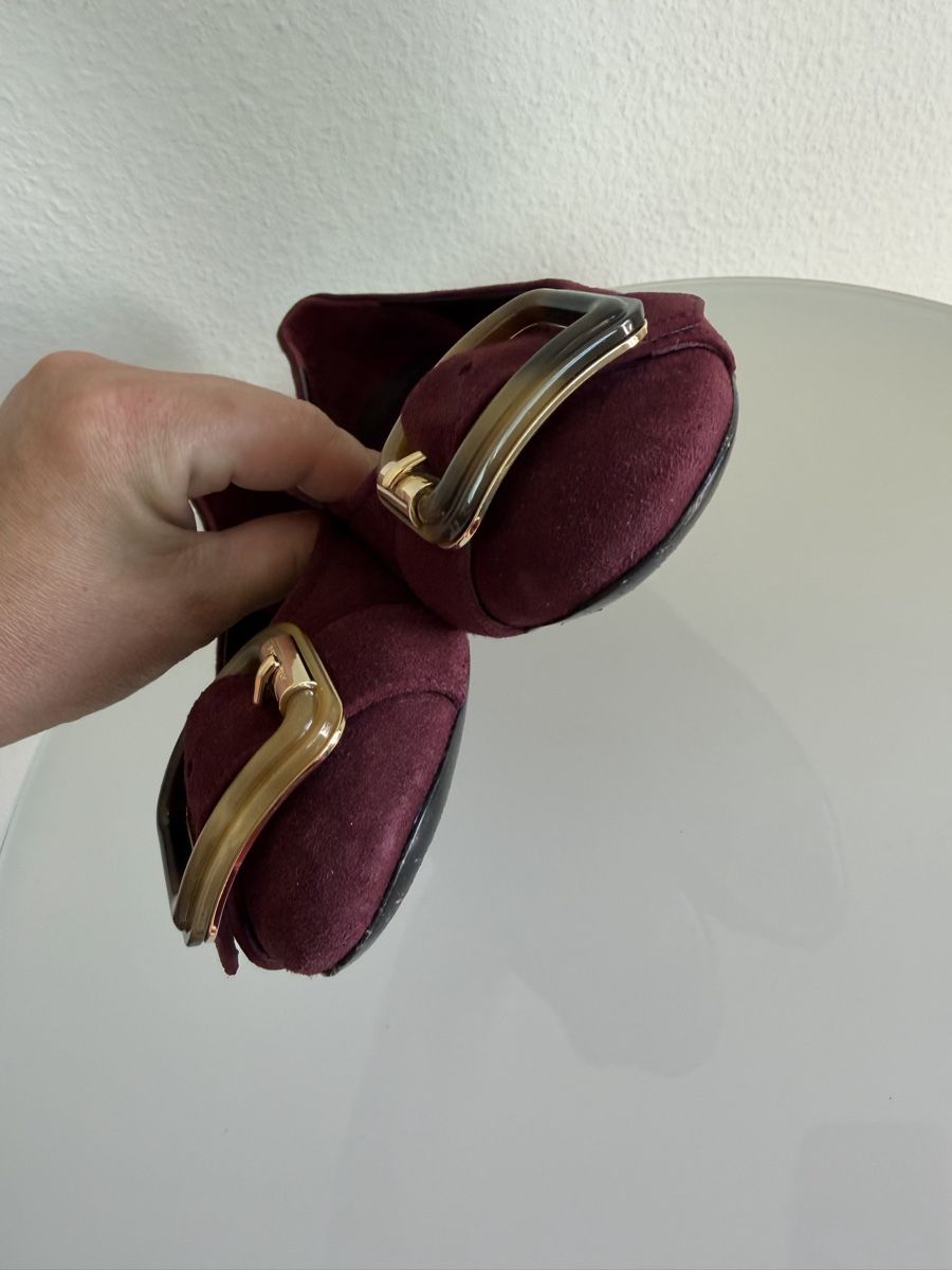 Burberry Scarpe da donna: Chaussures en daim Burberry – Usato da Cressier FR venduto da Kvito4ka 4