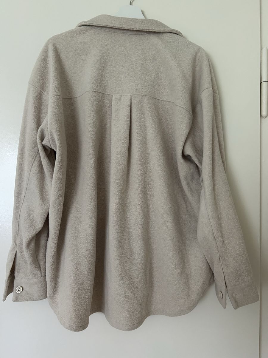 Monki Vestes: Fleece Jacke  – D'occasion à Luzern par leo_dp2d 2