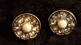 Ohrstecker Blume Strass + Perlkügelchen, goldfarben/écru
