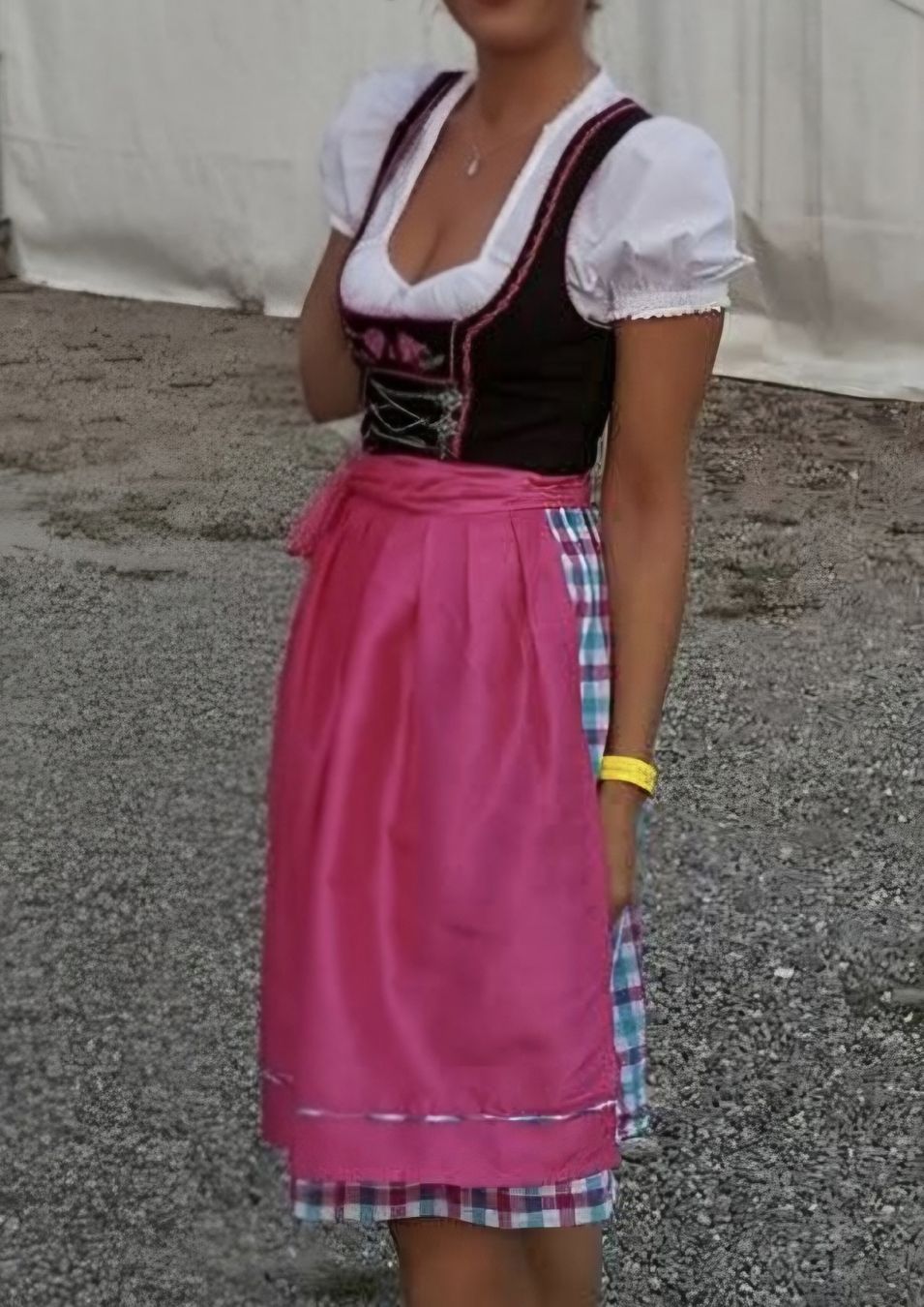 Robes: Dirndl mit Blüschen – D'occasion à Allschwil par Elly1972 1