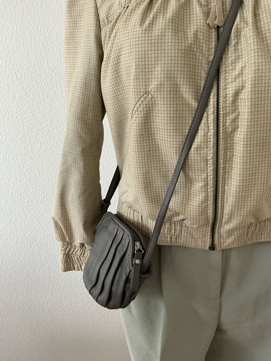 Becksöndergaard Borse da donna: Becksöndergaard Copenhagen Ledertasche Grau Umhängetasche – Usato da Zürich venduto da glueck9 2