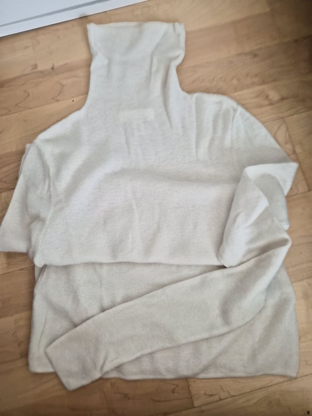 H&M Pullover & Sweatshirts: cashmere blend pulli – Gebraucht aus Pully von belleisa01 1