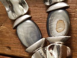 Armband Perlmutt Metall naturfarben zeitlos modern