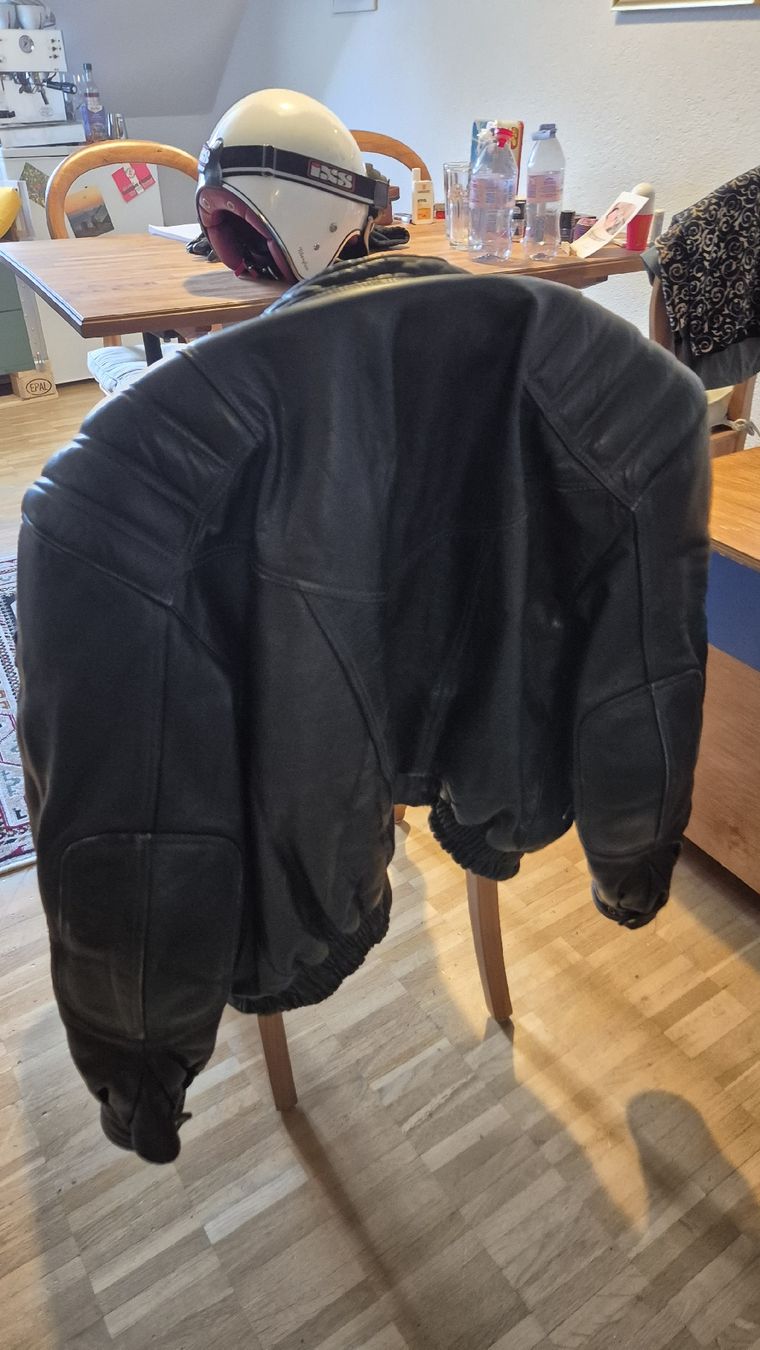 Jacken: Motorradjacke Leder, Lederjacke Grösse L – Gebraucht aus Winterthur von tz1611