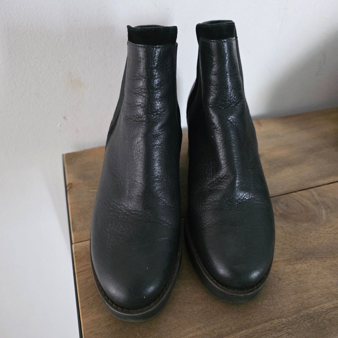 Hogan Damenschuhe: 🐸 HOGAN 37.5 LEDERSTIEFELETTE / STIEFELETTE / BOOT – Gebraucht aus Môtier (Vully) von Frogs 2