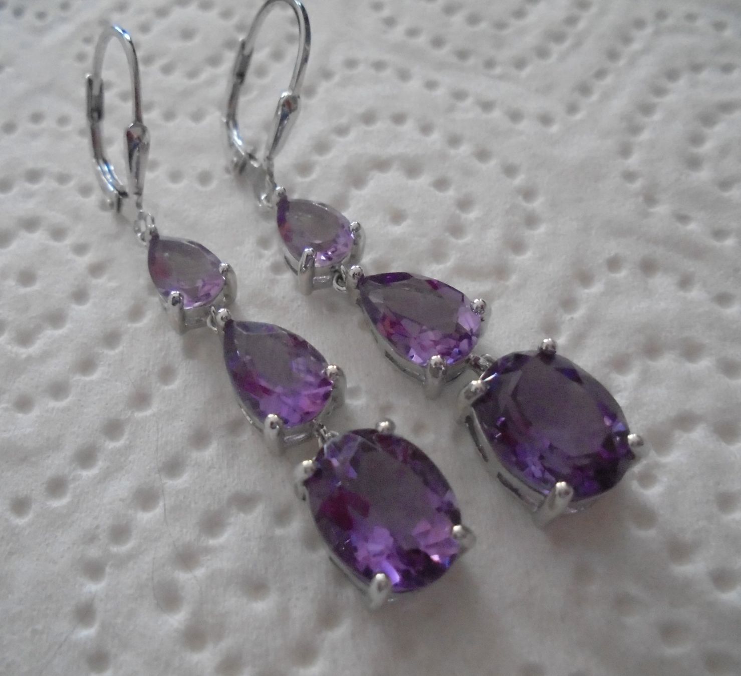 Orecchini pendenti & Orecchini a lobo: Echtschmuck: Amethyst-Silberohrringe – Nuovo (secondo la descrizione) da Zuchwil venduto da maumauchi 2