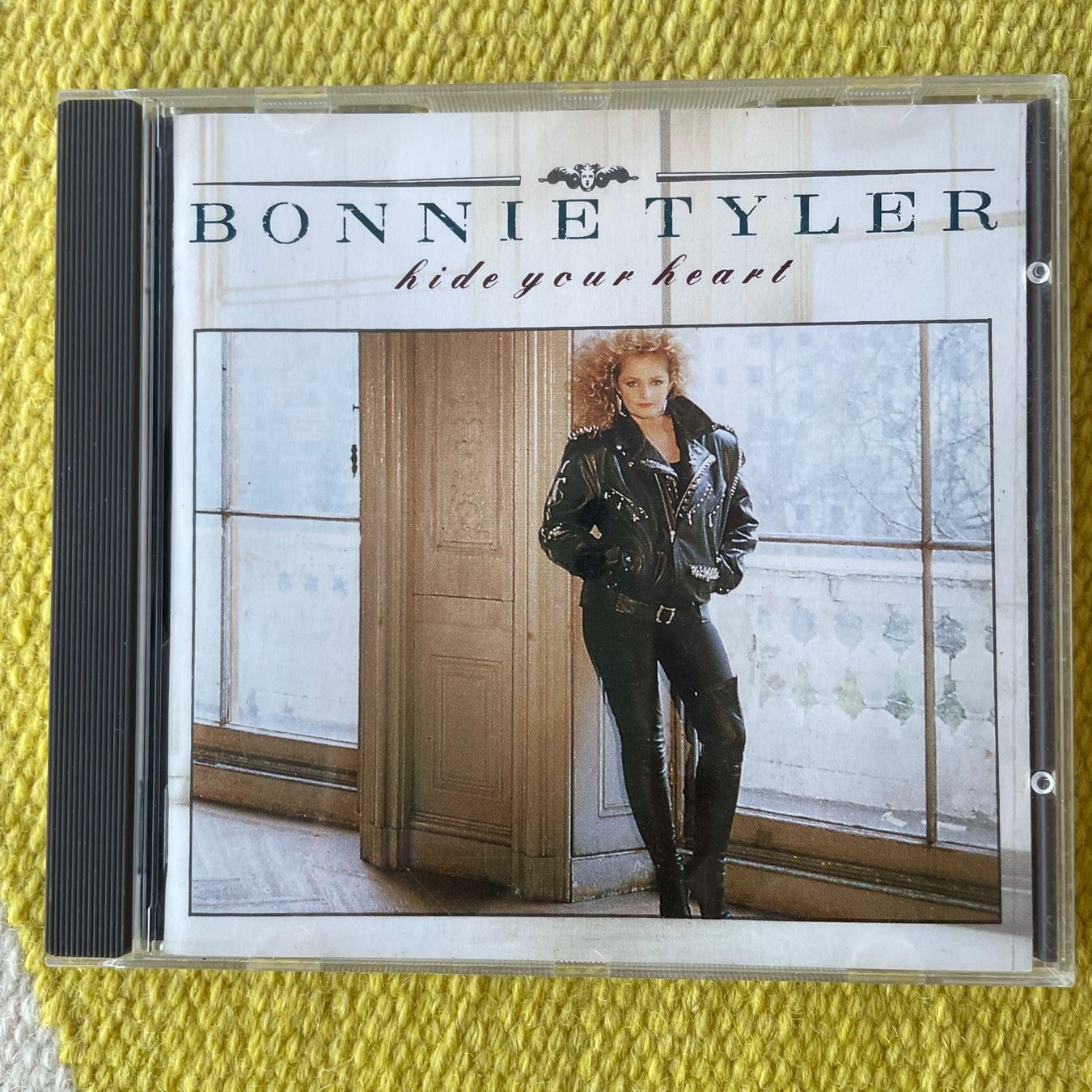 CDs: BONNIE TYLER-HIDE YOUR HEART – Gebraucht aus Rorschacherberg von CD-Roli