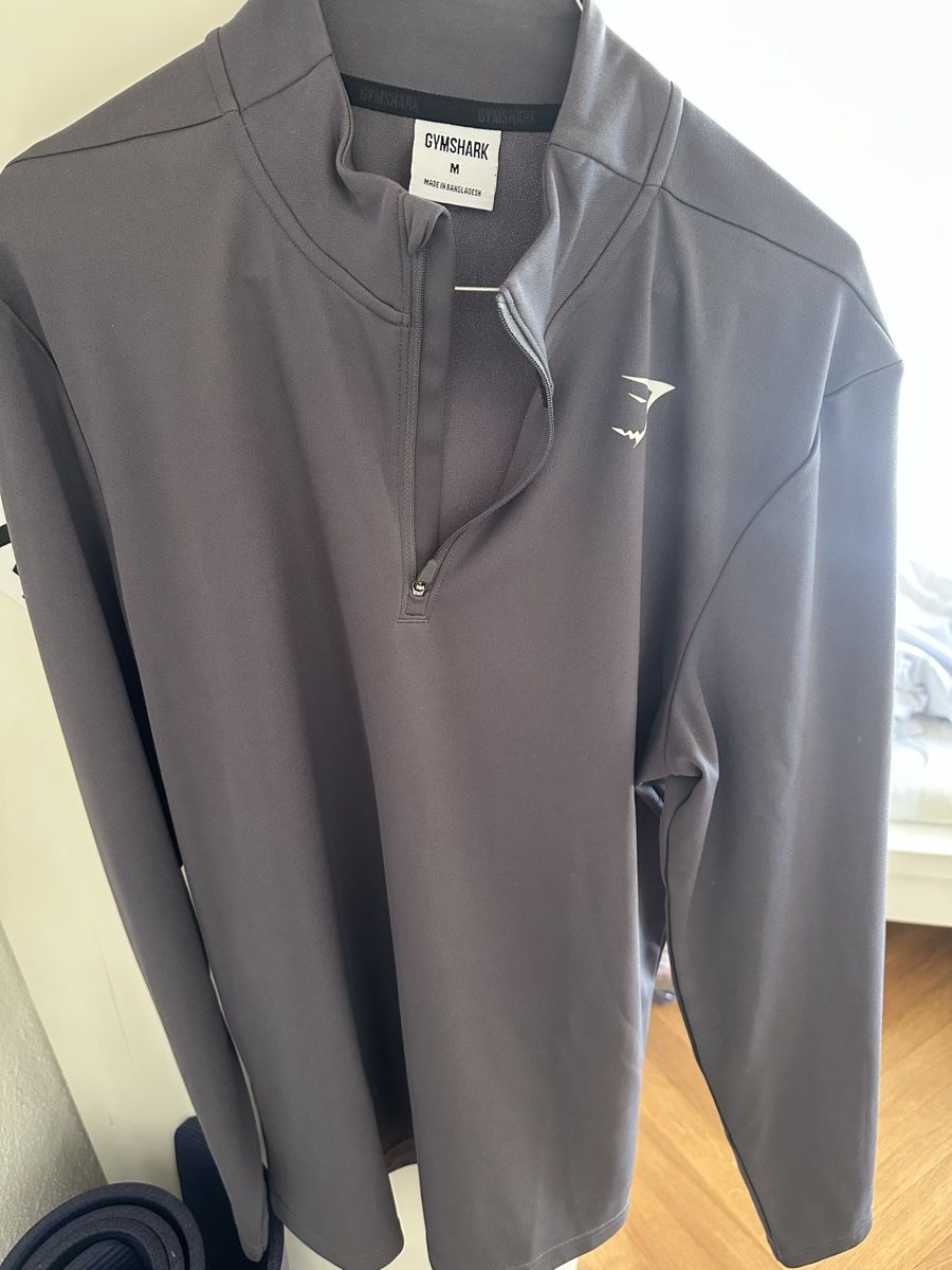 T-shirt: Gymshark quarter zip – Usato da Jona venduto da Sizzler96