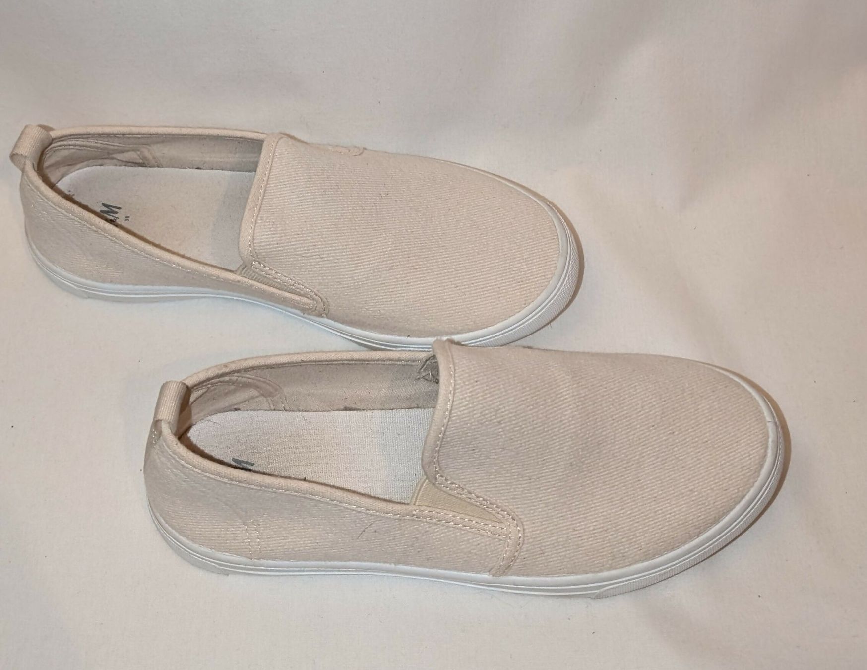 Scarpe da uomo: Sneaker Schuhe beige Creme neu Gr. 38 – Usato da Sarmenstorf venduto da taosun 1