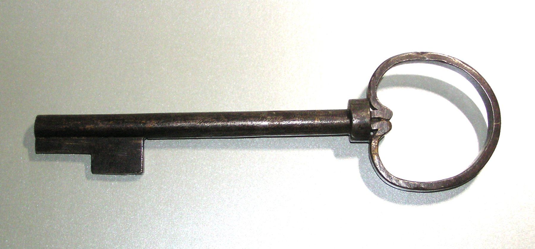 Chiavi: Grosser geschmiedeter Hohldornschlüssel 17 - 18 Jh. – Usato da Grenchen venduto da Antique-hunter