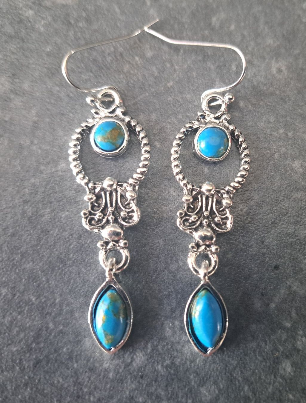 Orecchini pendenti & Orecchini a lobo: Boucles d'oreilles vintage en turquoise – Nuovo e nell'imballaggio originale da St-Imier venduto da supernova21