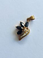 Blumen Goldiger anhänger mit Saphir (geprüft) und Zirkonien