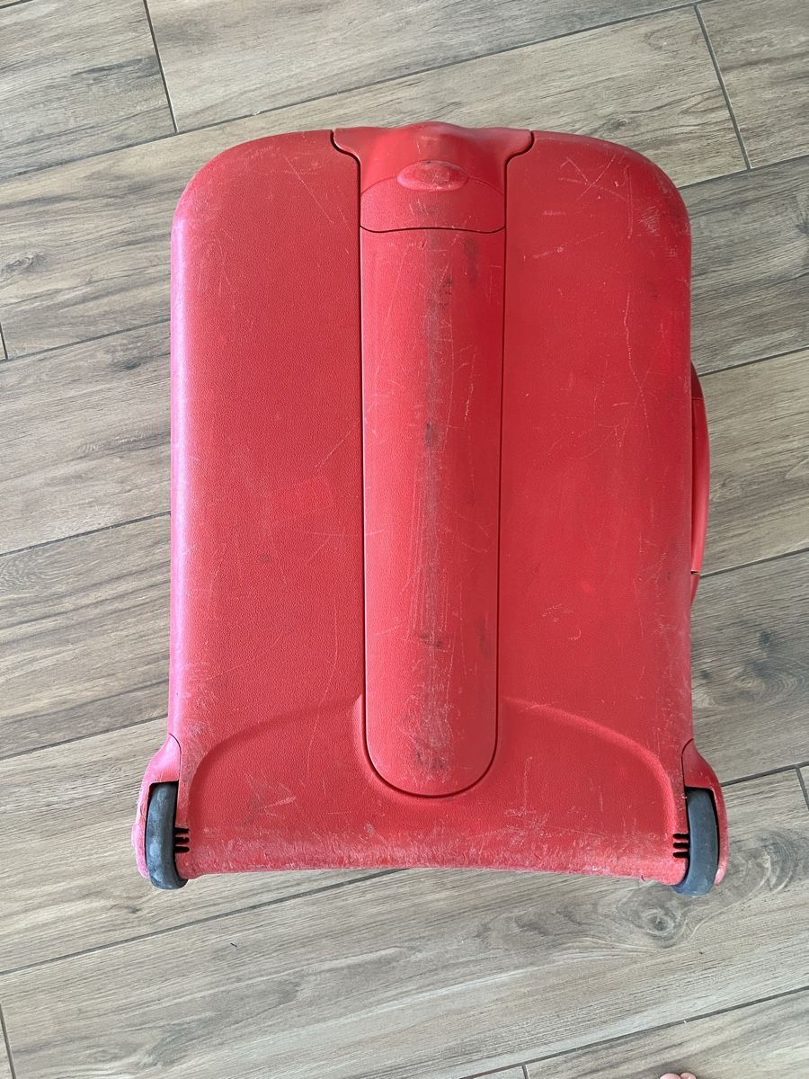 Valises de voyage: Roter Koffer – D'occasion à Dübendorf par vin_8z5x 6