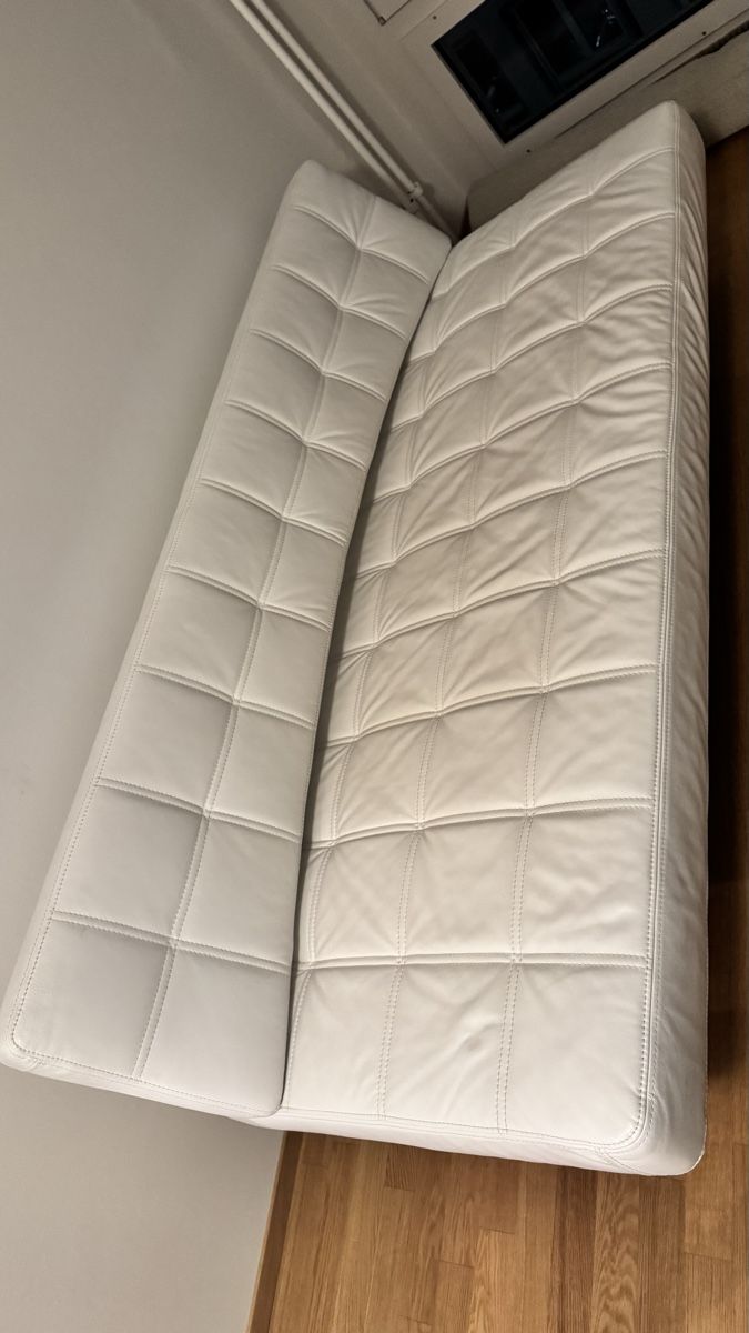Divani: Leather sofa – Usato da Zürich venduto da Fauuch 2