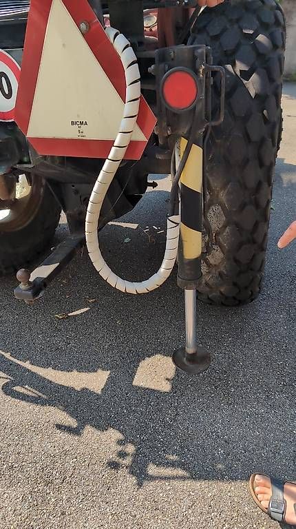 Veicoli commerciali: Massey Ferguson 135 SUP mit Ladekran – Usato da Hombrechtikon venduto da Stella8 9