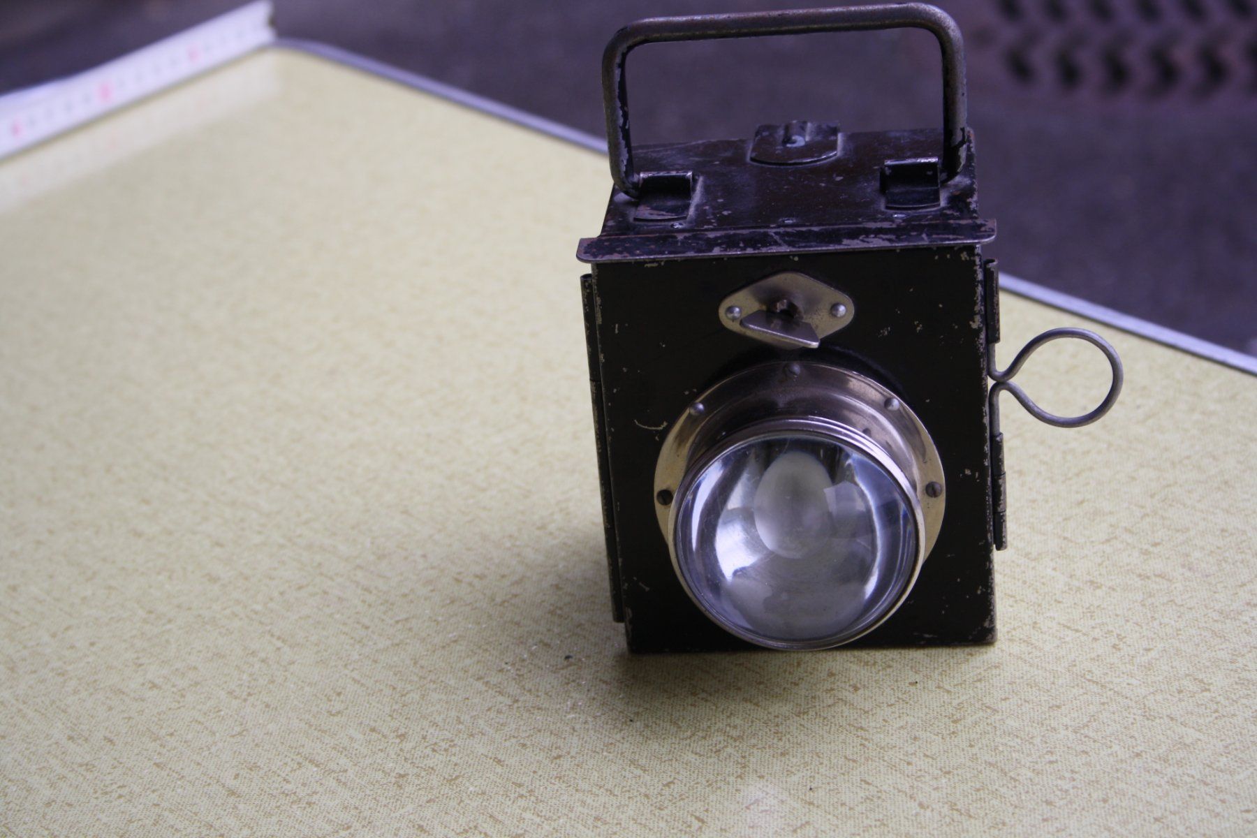 Lampade: TASCHENLAMPE VINTAGE ANTIK LAMPE – Usato da Wauwil venduto da Pneuedy