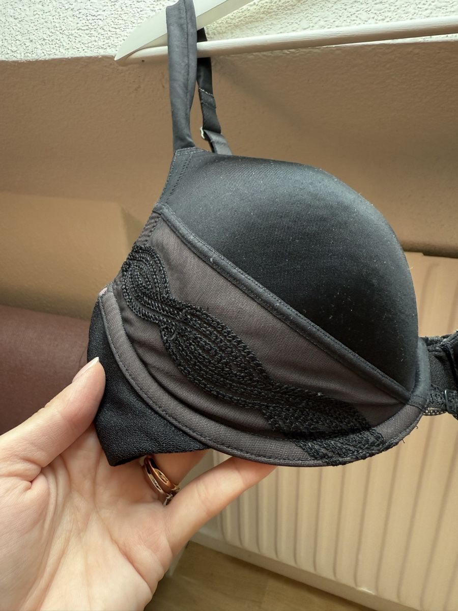 Triumph Altra biancheria intima: Triumph BH, schwarz, Grösse 75D – Usato da Zürich venduto da tina_lea 2