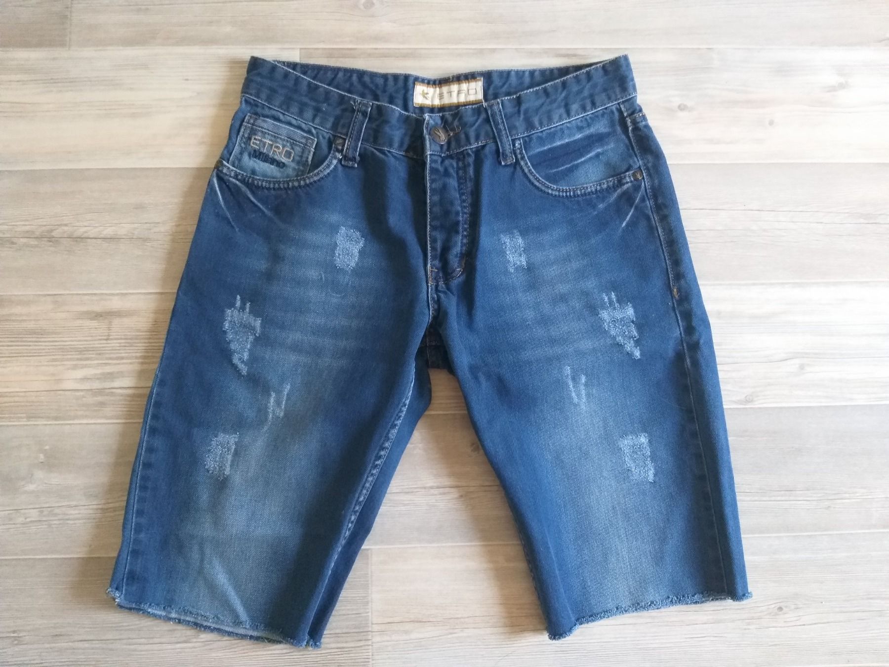 Etro Jeans: ETRO Bermuda Jeans taille / Grosse S – Gebraucht aus Cossonay-ville von Super-Price-Quality