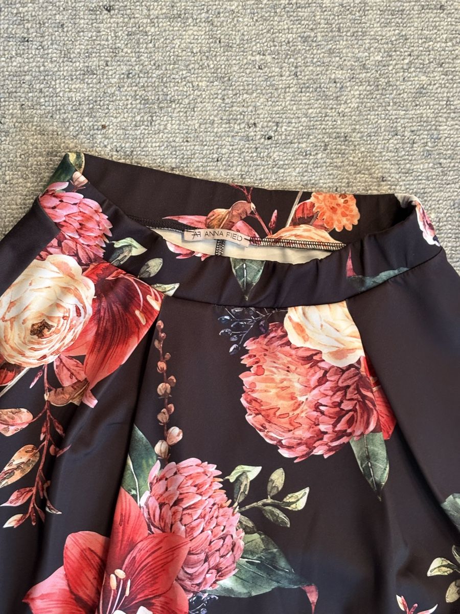 Anna Field Gonne: Rockiger Sommerrock mit Blumenmuster, Grösse S/M – Nuovo (secondo la descrizione) da Ebertswil venduto da shushuj 2