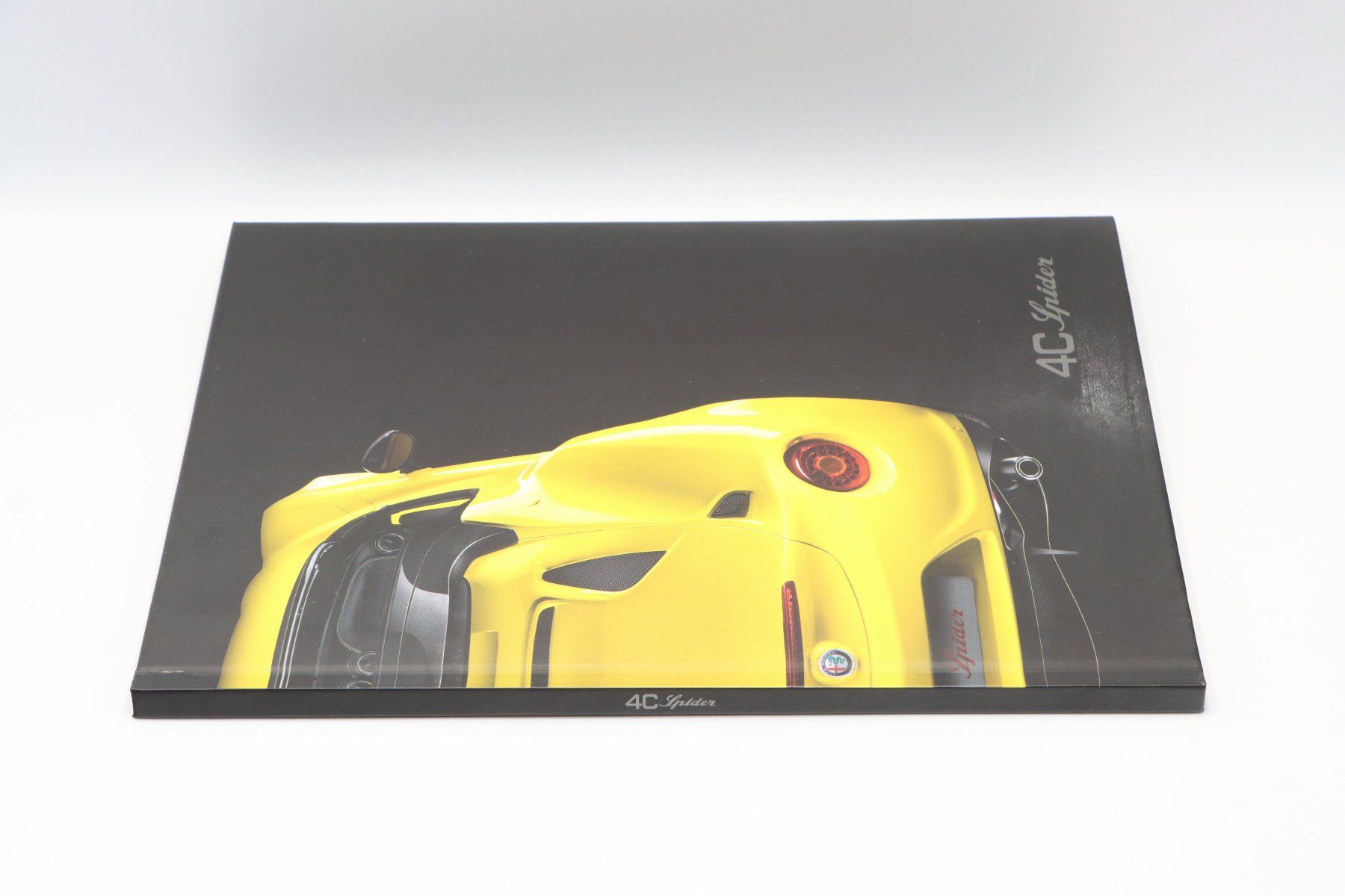 Alfa Romeo Documenti: Alfa Romeo 4C Spider 2016 Hardcover Prospekt – Usato da Bühl b.Aarberg venduto da Collectorpassions 9