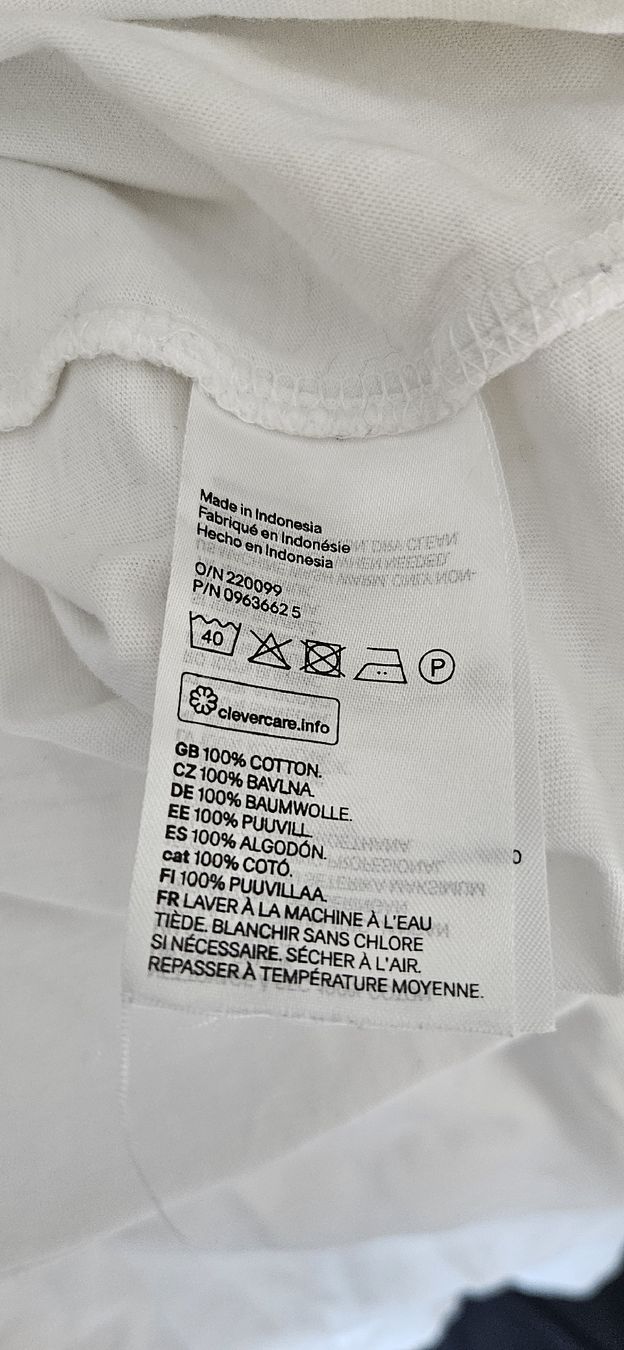 H&M T-Shirts: H&M Basic T-Shirt 3 Stück – Gebraucht aus Rombach von ThriftBetter 4