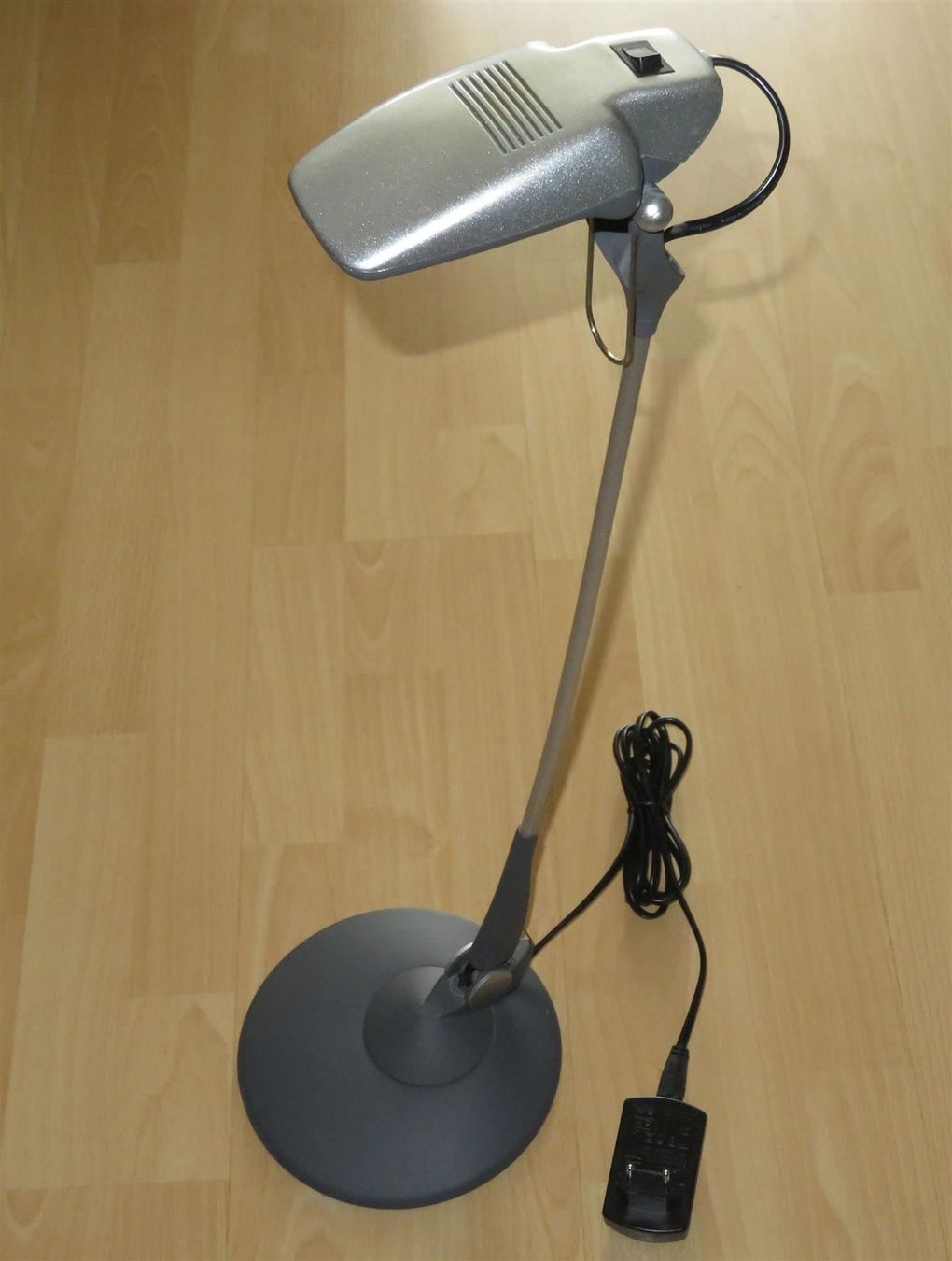 Lampade: Tischleuchte Tischlampe Arbeitsleuchte Halogen – Usato da Oberriet SG venduto da ganesh435
