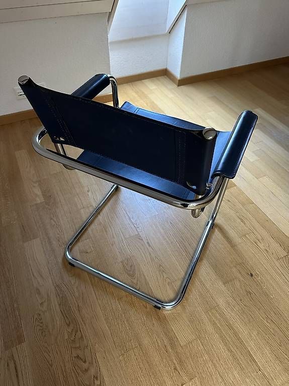 Chaises:  8 Freischwinger-Stühle – D'occasion à Zuerich par Tozde 1
