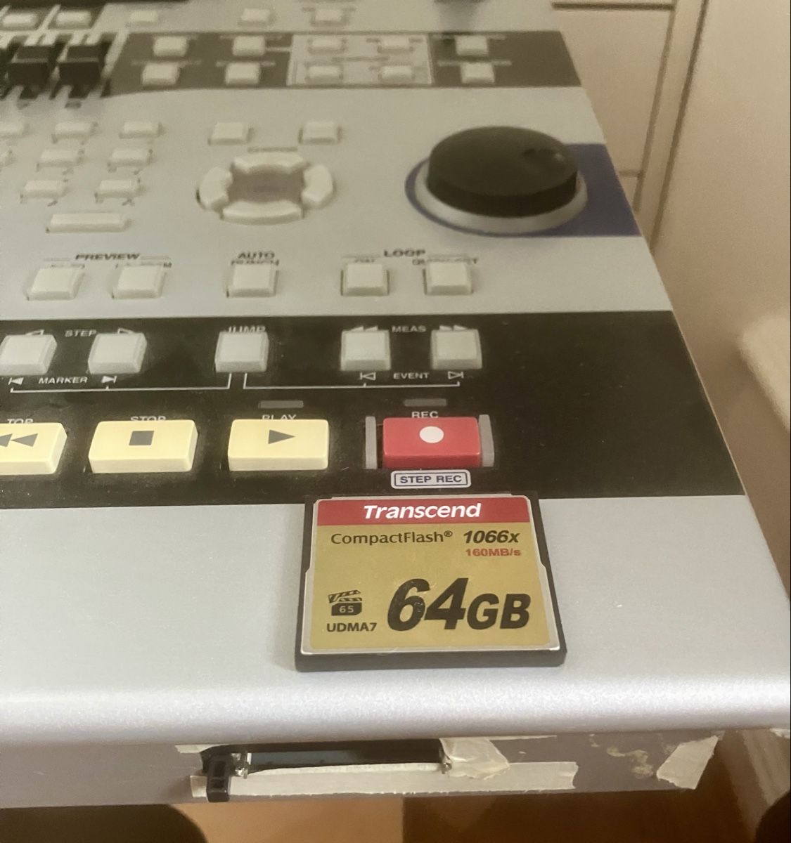 Roland Strumenti musicali: Roland MV-8800 Studio de Production – Usato da Lausanne venduto da kawinta03 3