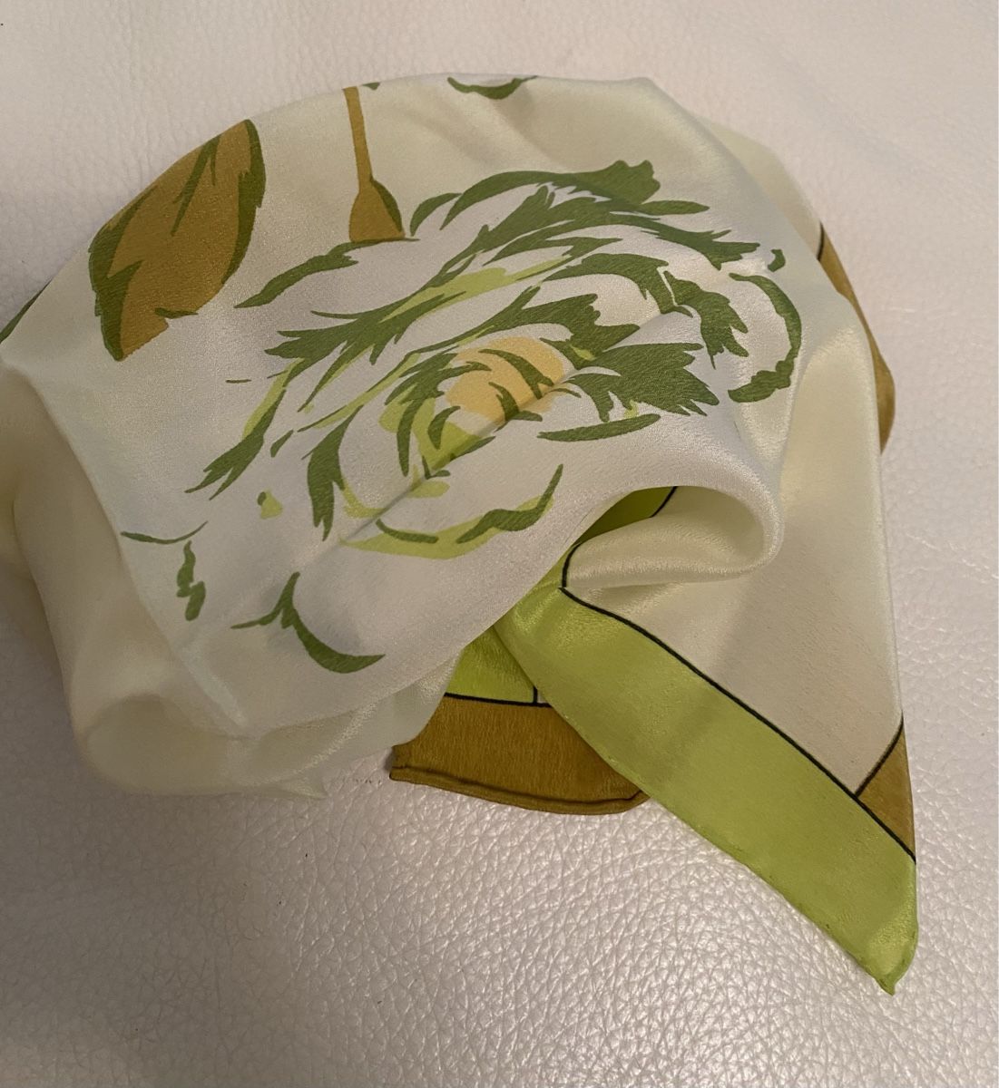 Foulards, Tücher & Schals: Seiden Halstuch 🌸 – Gebraucht aus Opfikon von Luis144 5