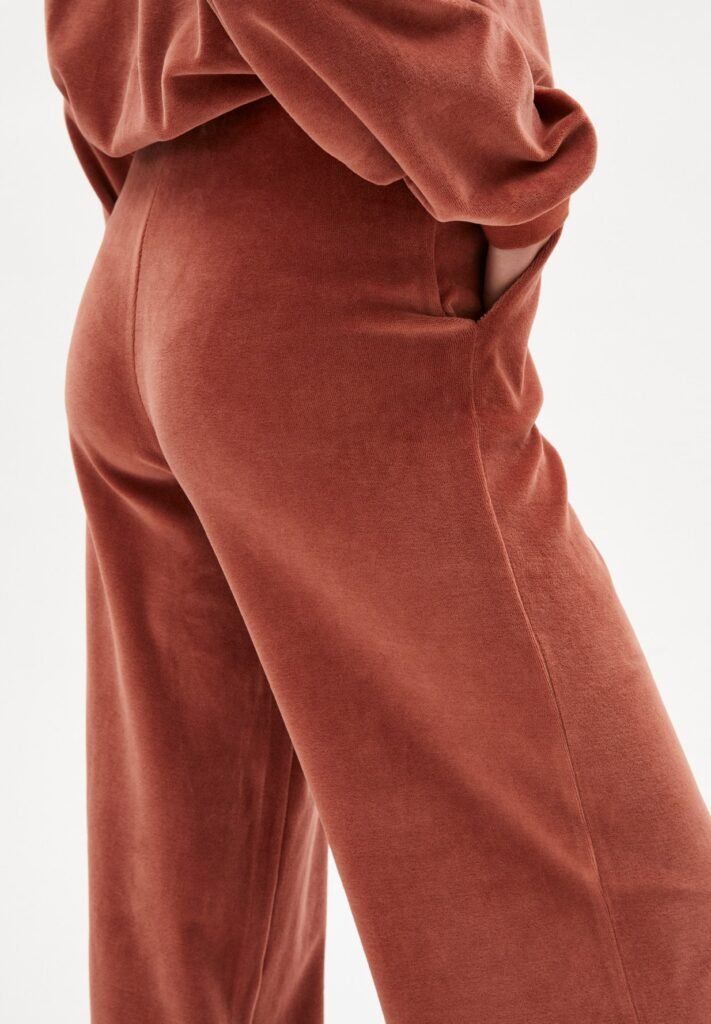 Armedangels Pantaloni: Armedangels Samthose Asteyaa aus 100% Baumwolle, Grösse S – Usato da Lachen SZ venduto da numberphile 2