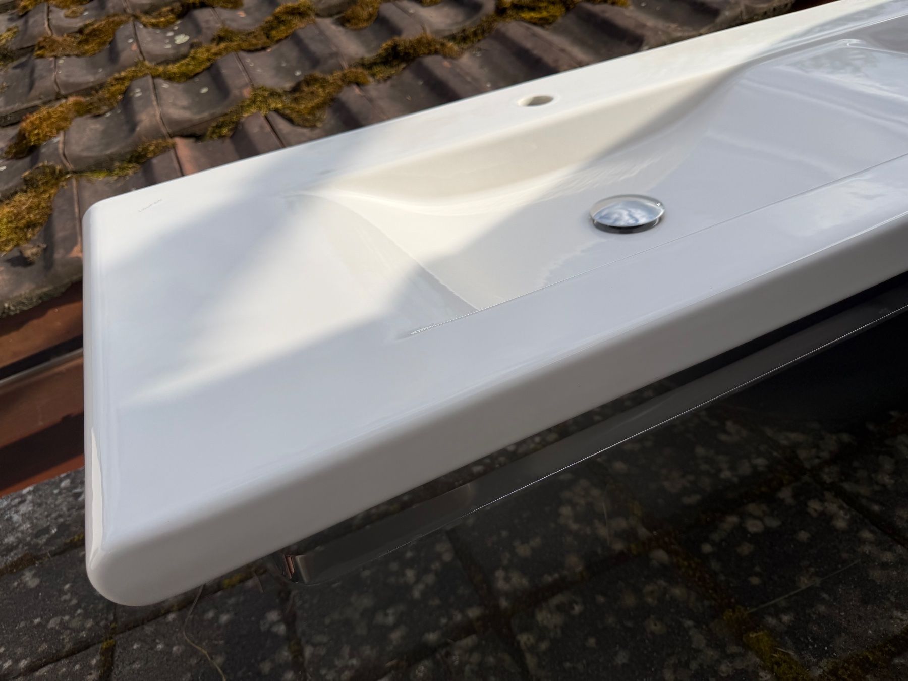Laufen Spülbecken & Waschbecken: Laufen Doppel Lavabo mit Siphon und Handtuch Halterung – Gebraucht aus Nussbaumen AG von HelenaDavid1910 3