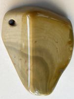 Rundum geschliffen und polierter Silex / Flint, gebohrt