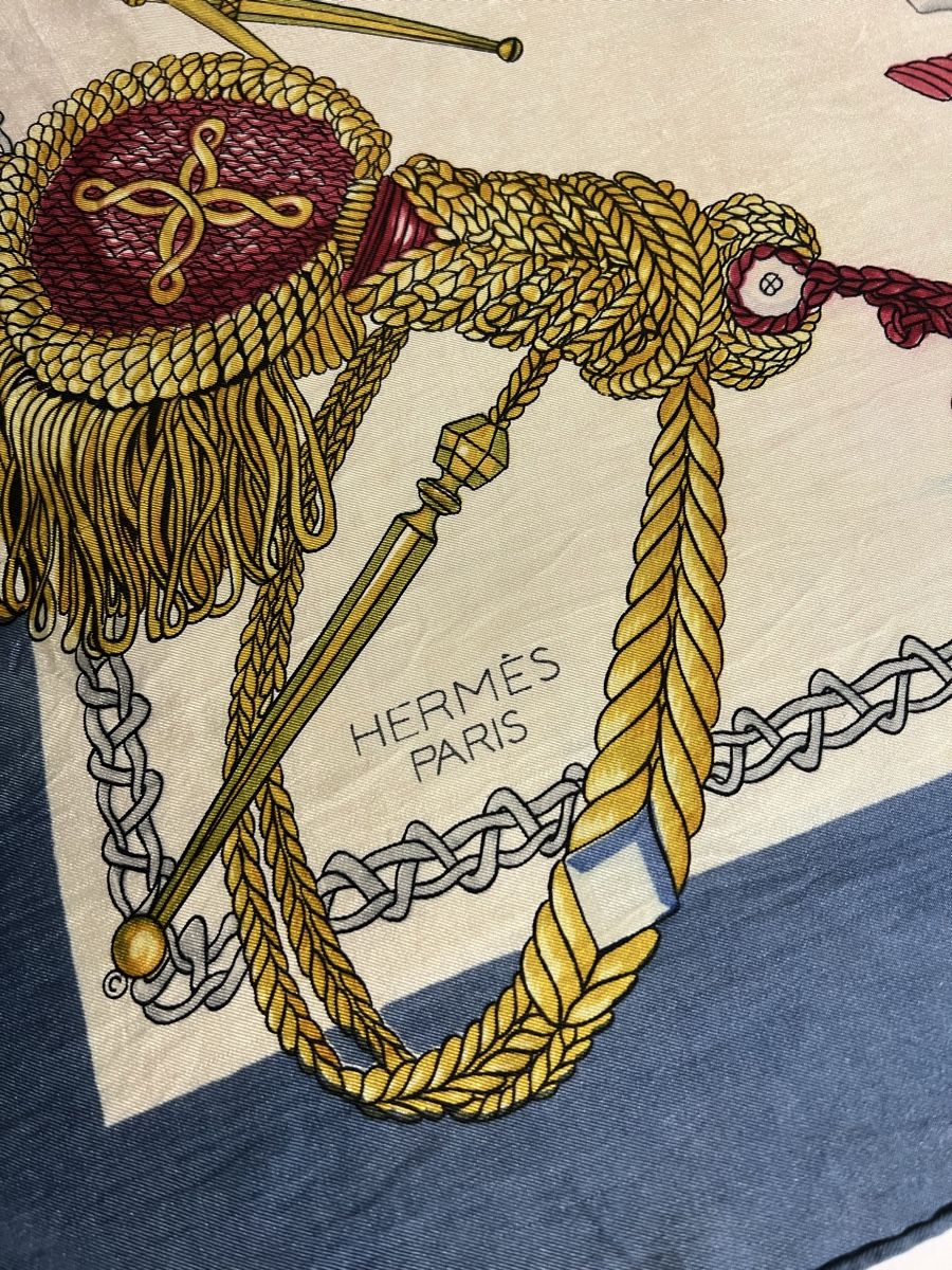 Hermès Foulard & Sciarpe: Carré Hermès, vintage – Usato da St-Pierre-Clages venduto da ste_xk6p 2