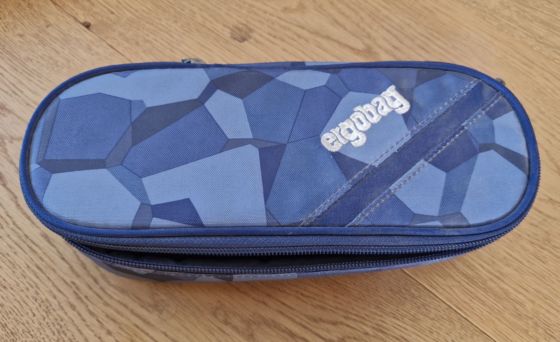 Ergobag Sacs à dos: Schulrucksack (Schülerthek) mit Turnrucksack und Etui – D'occasion à St. Gallen par Haggenblitz 7