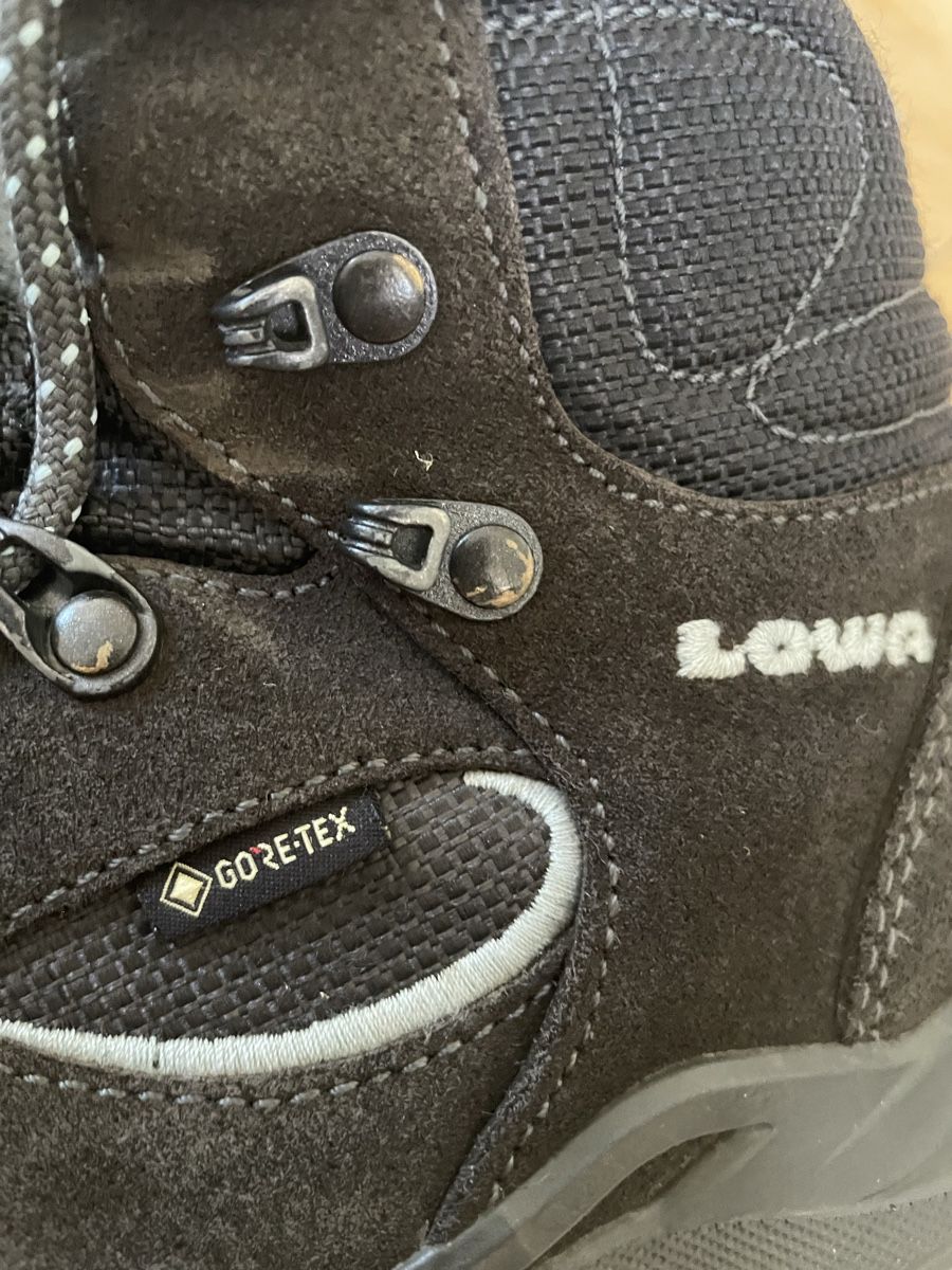 Lowa Damenschuhe: LOWA SCIORA EVO GTX MID Ws Wanderschuhe Grösse 37 – Gebraucht aus Zürich von toffeeboo 1