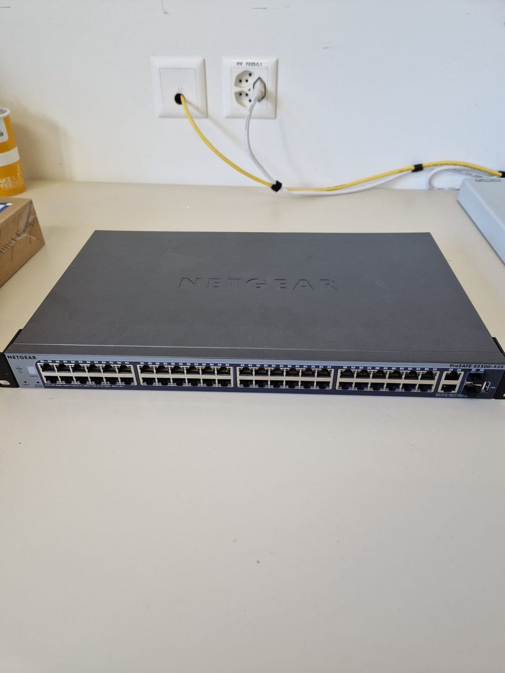 Netgear Hubs & Switches: NETGEAR  ProSafe S3300-52X – Gebraucht aus Unterentfelden von
